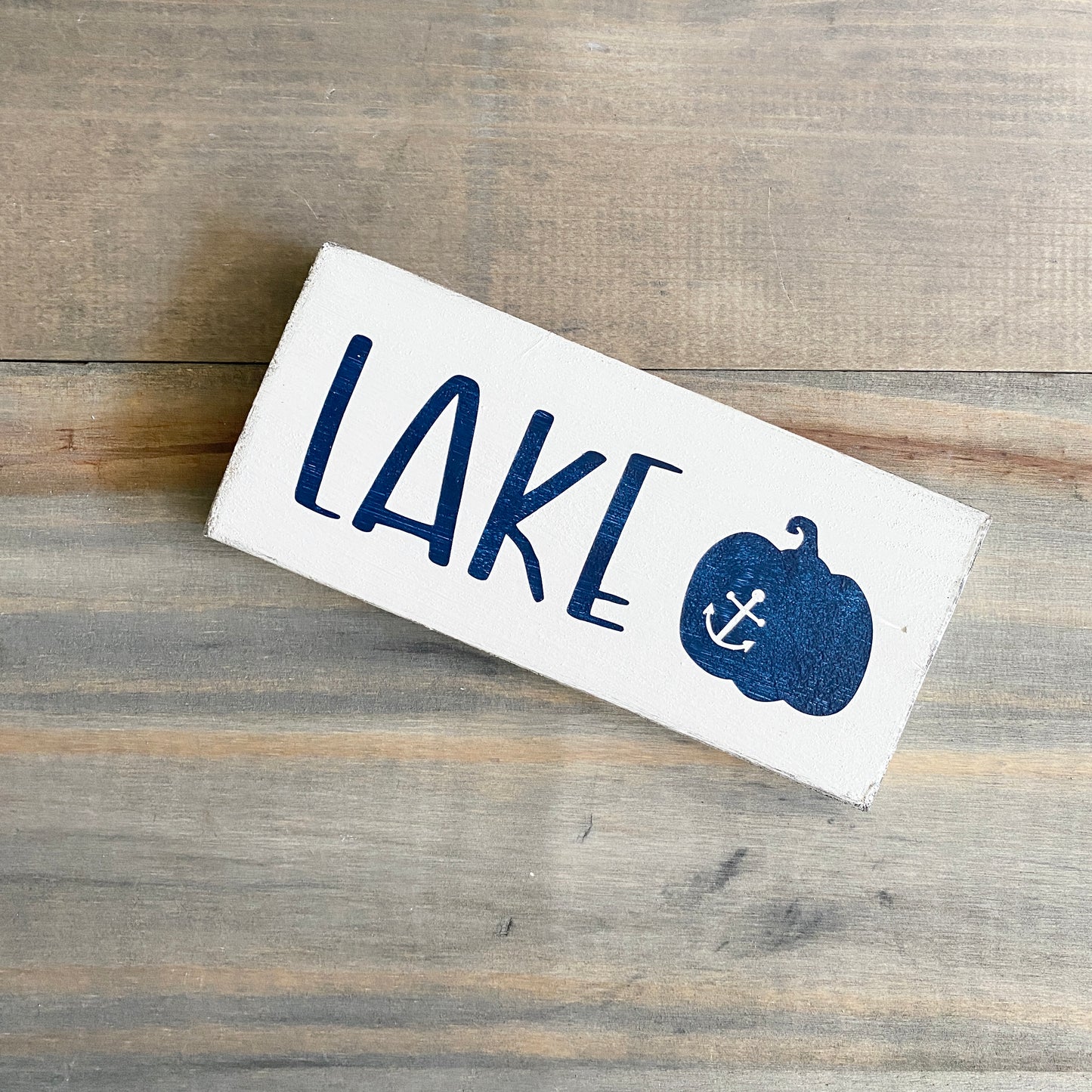 Lake Pumpkin Sign