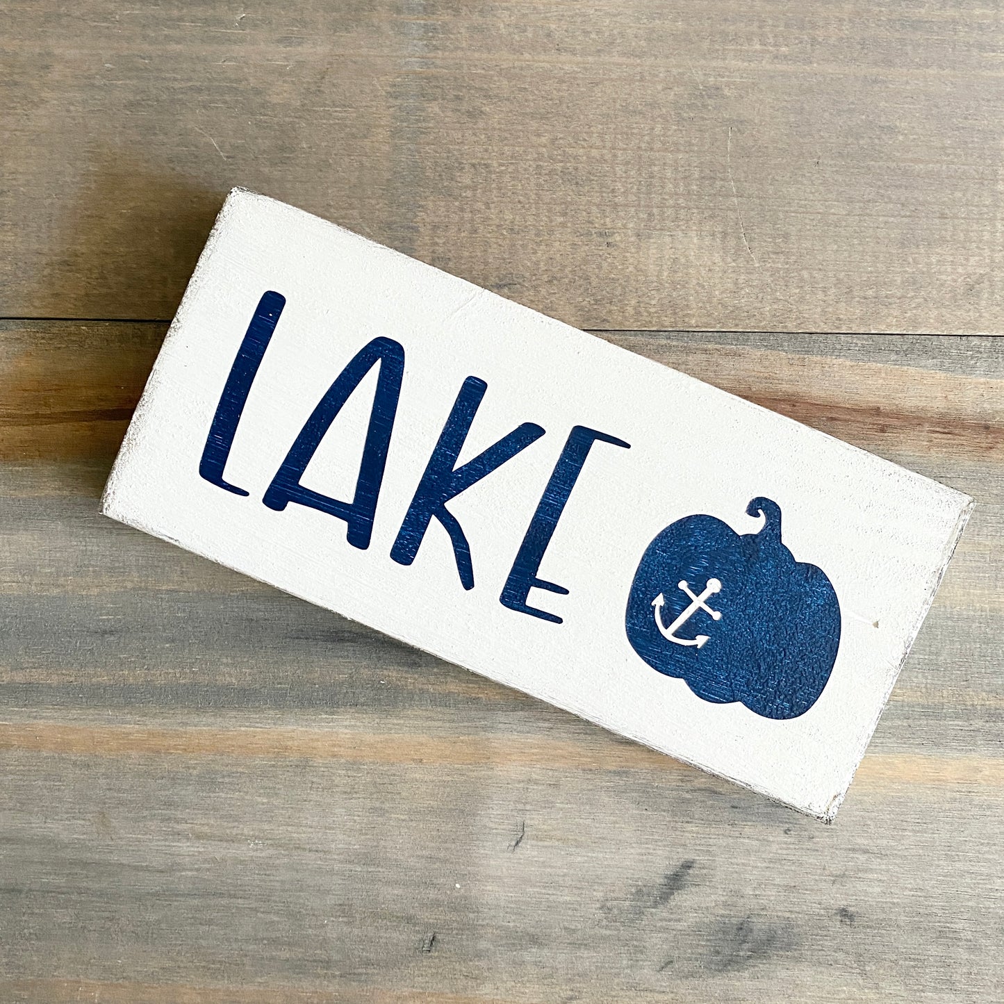 Lake Pumpkin Sign