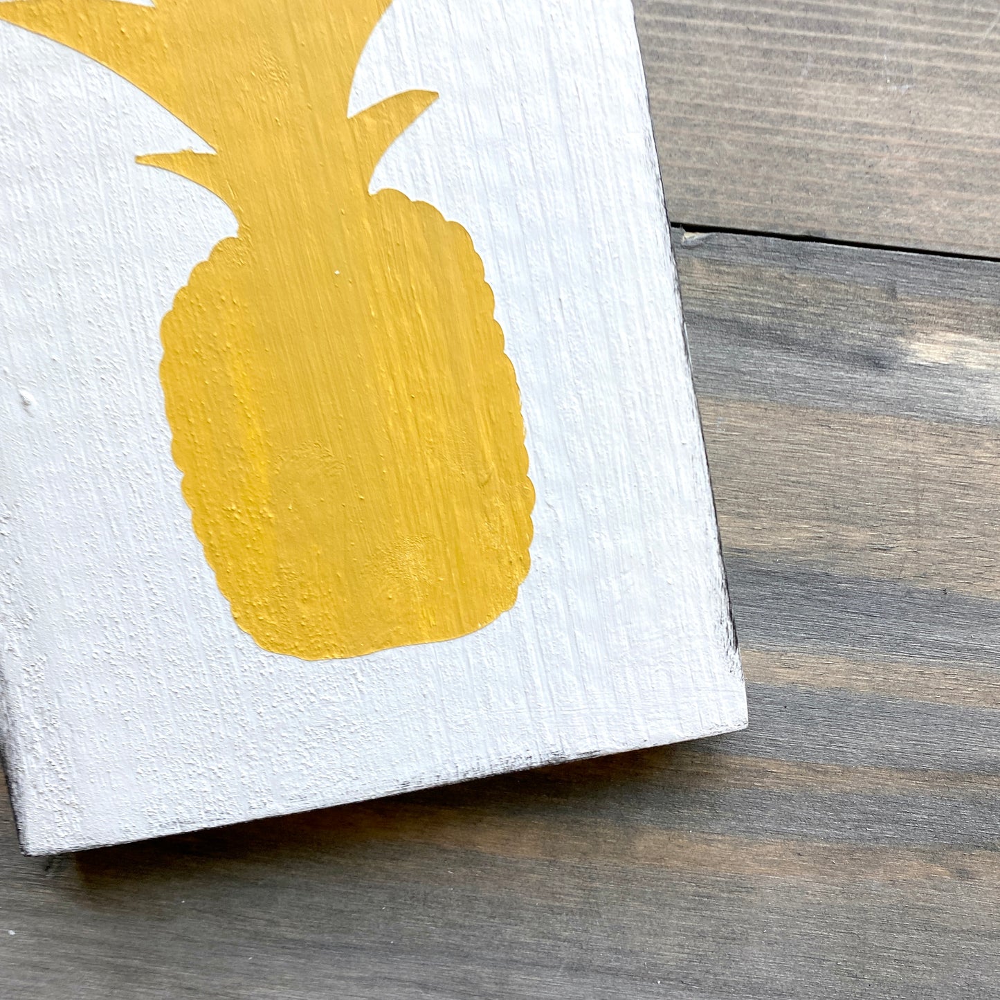 Pineapple Sign